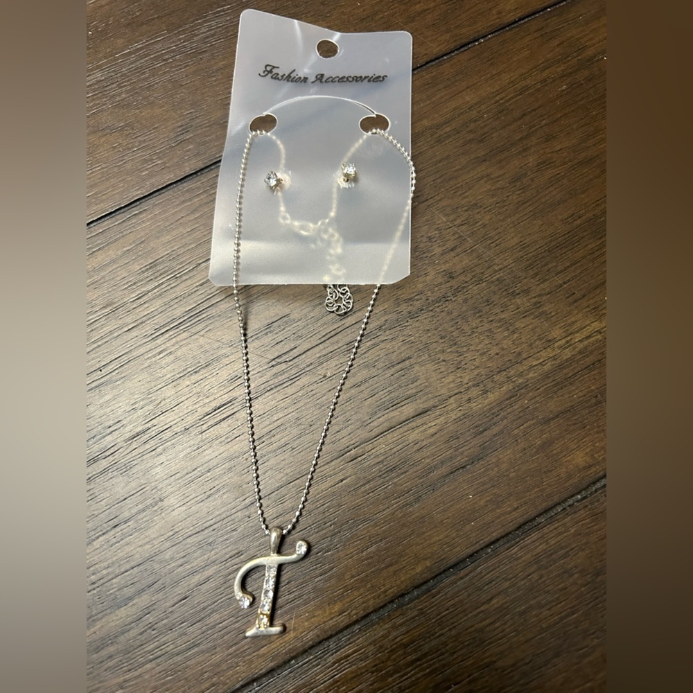 Fashion Accessories T Necklace and Earrings NWOT